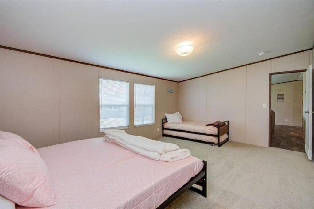 Seaside Serenity - Holiday Home Sleeps 10 Dickinson Εξωτερικό φωτογραφία